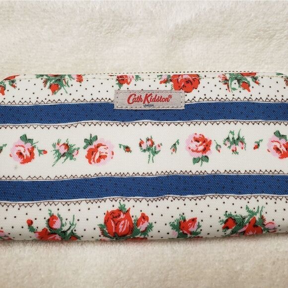NWOT Cath Kidston Rose Continental Wallet - Picture 1 of 3